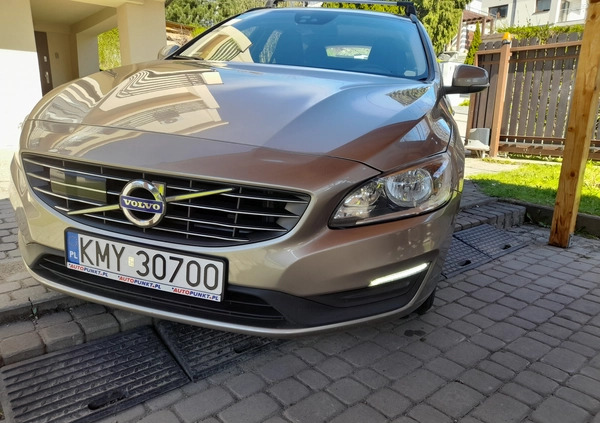 Volvo V60 cena 41500 przebieg: 200000, rok produkcji 2016 z Myślenice małe 562